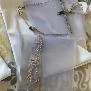 Elegant Silver Necklace with Arrow Charm